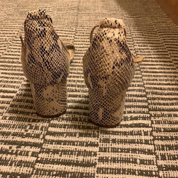 Just fabulous snake print chunk heel - Picture 3 of 5